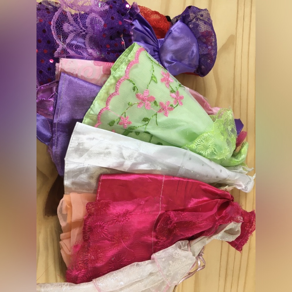 Huge Lot of 10 pcs Princess Barbie Clothing Doll Outfits Vintage Disney Dress